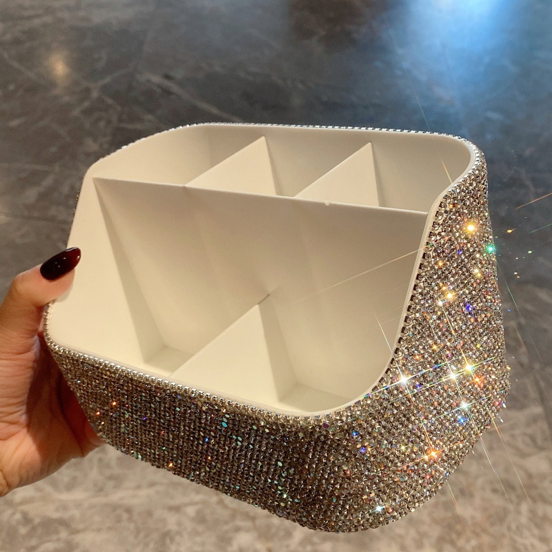 Plant Monitor - Diamond-encrusted multi-compartment storage box, high appearance